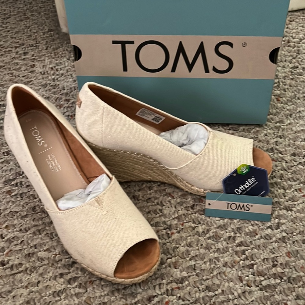 TOMS ESPADRILLE WEDGES